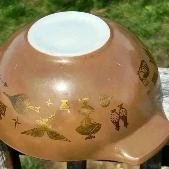 Vintage Pyrex 22K Gold on Brown "Early American" 444 Cinderella Bowl, 4 … - Picture 7 of 7